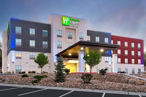 Holiday Inn Express & Suites
